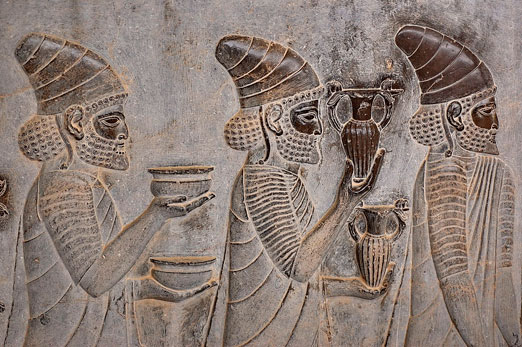 Рельеф – данники, приносящие дары персидскому царю